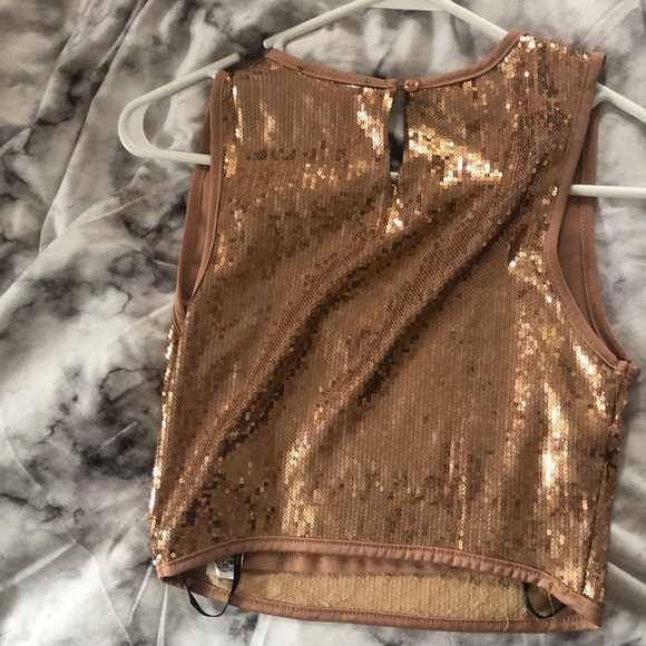 gold crop top - Picture 2 of 3